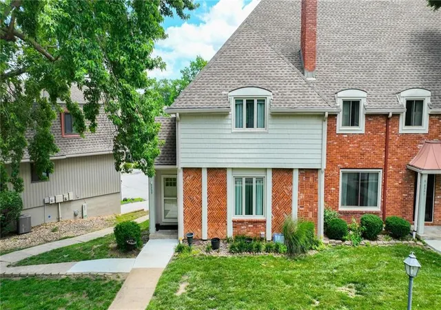 Photo 2 of Townhouse for sale at 8399 Waukomis Dr, Kansas City, MO 64151 | MLS# 2622006 | Listing updated on 2026-09-13