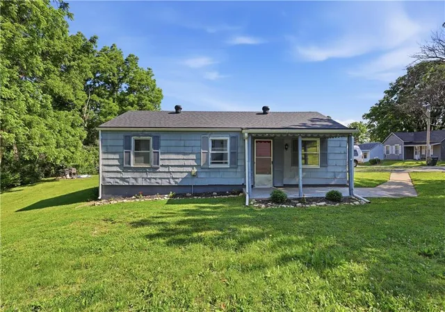 Photo 1 of Sale Pending at 1312 Newman St, Leavenworth, KS 66048 | MLS# 2622112 | Listing updated on 2026-09-10