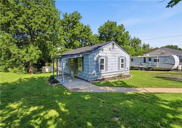 Photo 2 of Sale Pending at 1312 Newman St, Leavenworth, KS 66048 | MLS# 2622112 | Listing updated on 2026-09-10