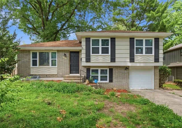 Single family home for sale at 7910 E 93rd Terrace, Kansas City, MO 64138 | MLS# 2622538