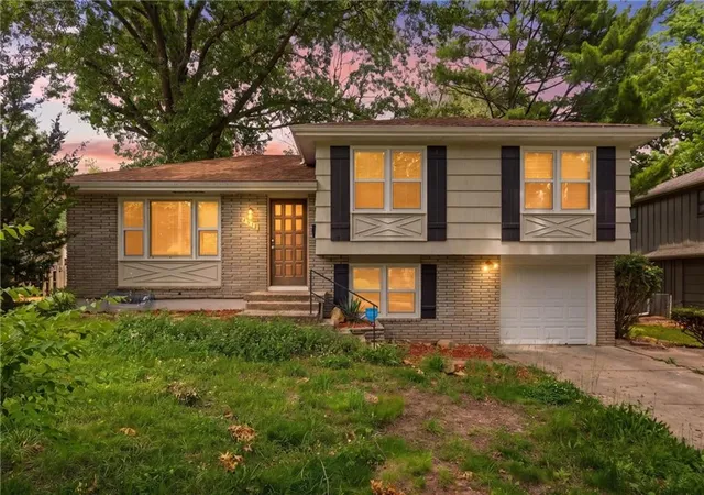 Photo 2 of Single family home for sale at 7910 E 93rd Terrace, Kansas City, MO 64138 | MLS# 2622538 | Listing updated on 2026-09-14