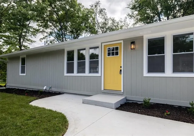 Photo 1 of Sale Pending at 106 Baldwin St, Belton, MO 64012 | MLS# 2622595 | Listing updated on 2026-09-11