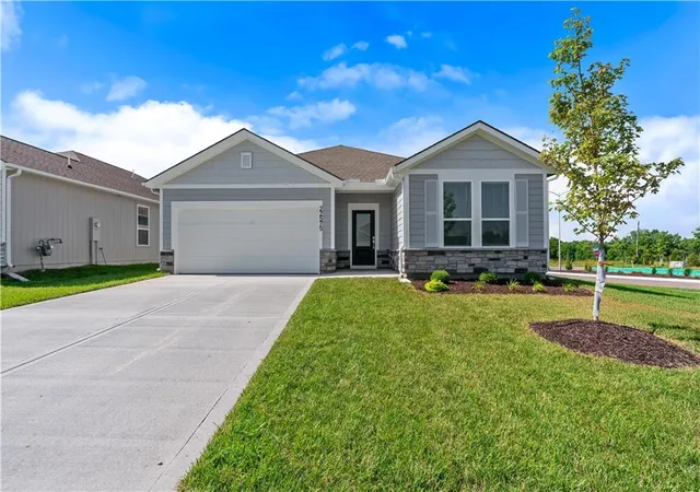 Photo 1 of Single family home for sale at 21384 Cleveland St, Spring Hill, KS 66083 | MLS# 2623015 | Listing updated on 2026-10-19