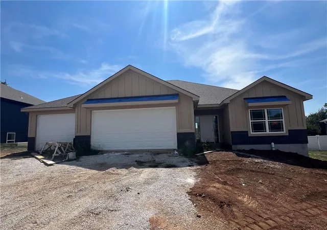 Photo 1 of Sale Pending at 11715 E 231st Street, Peculiar, MO 64078 | MLS# 2623379 | Listing updated on 2026-09-14