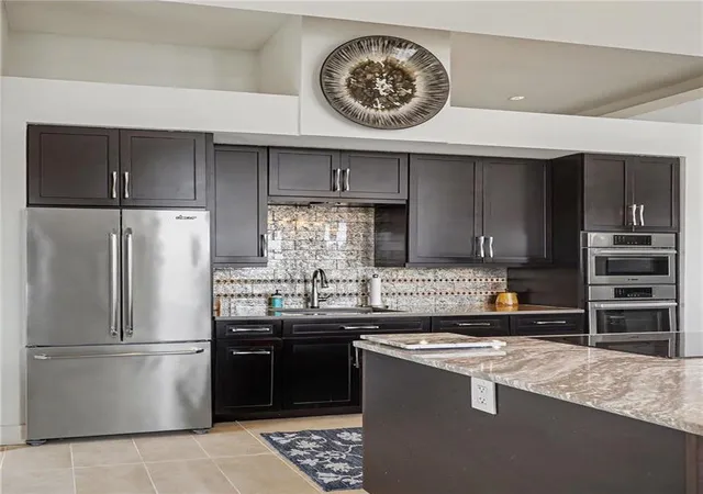 Photo 3 of Condo for sale at 229 Ward Pkwy #1001B, Kansas City, MO 64112 | MLS# 2623645 | Listing updated on 2026-09-17