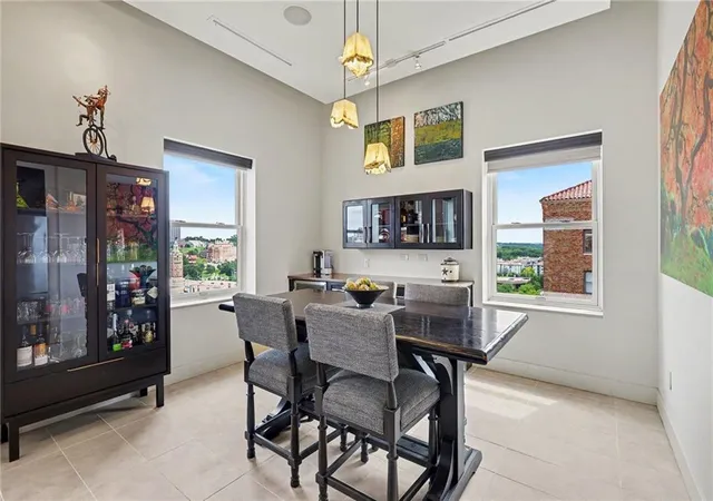 Photo 4 of Condo for sale at 229 Ward Pkwy #1001B, Kansas City, MO 64112 | MLS# 2623645 | Listing updated on 2026-10-01