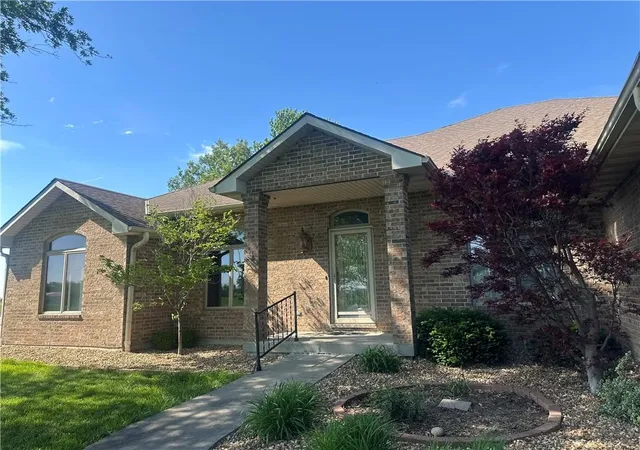 Photo 3 of Sale Pending at 169 Ne County Rd V, Warrensburg, MO 64093 | MLS# 2623782 | Listing updated on 2026-09-11