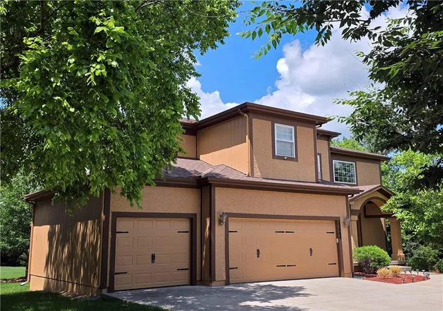 Photo 2 of Sale Pending at 23884 W 124th Court, Olathe, KS 66061 | MLS# 2623872 | Listing updated on 2026-10-09