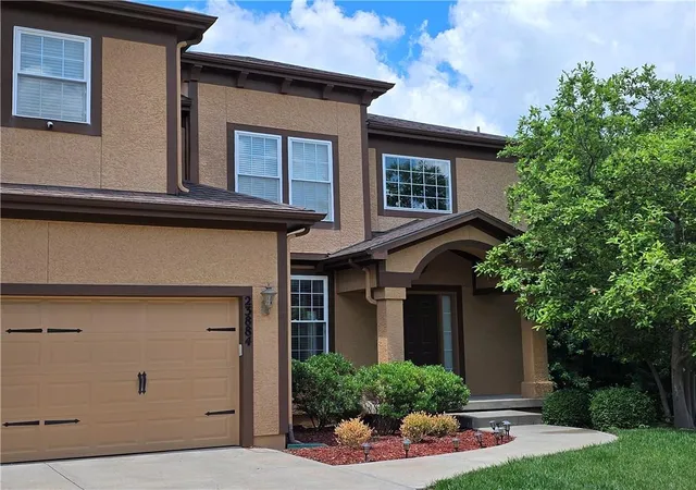 Photo 3 of Sale Pending at 23884 W 124th Court, Olathe, KS 66061 | MLS# 2623872 | Listing updated on 2026-10-09
