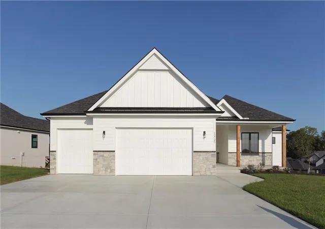 Single family home for sale at 12725 N Champanel Way, Platte City, MO 64079 | MLS# 2623877