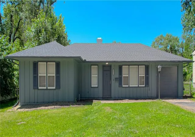 Photo 1 of Single family home for sale at 8511 E 110th Terrace, Kansas City, MO 64134 | MLS# 2624846 | Listing updated on 2026-09-23