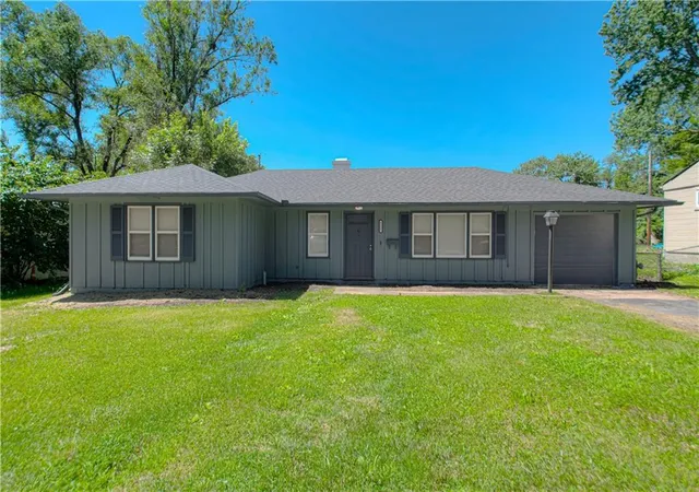 Photo 2 of Single family home for sale at 8511 E 110th Terrace, Kansas City, MO 64134 | MLS# 2624846 | Listing updated on 2026-09-23