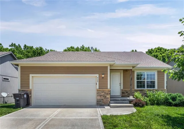 Photo 1 of Single family home for sale at 717 Samantha Ln, Belton, MO 64012 | MLS# 2625310 | Listing updated on 2026-09-14
