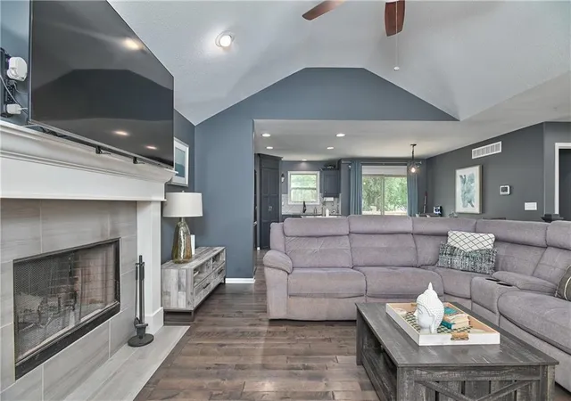 Photo 2 of Sale Pending at 20022 W 220th Terrace, Spring Hill, KS 66083 | MLS# 2625806 | Listing updated on 2026-10-09