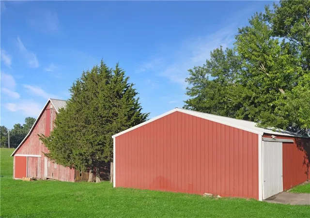 Photo 4 of Sale Pending at 6995 SW Arnold Rd, Plattsburg, MO 64477 | MLS# 2625872 | Listing updated on 2026-09-29