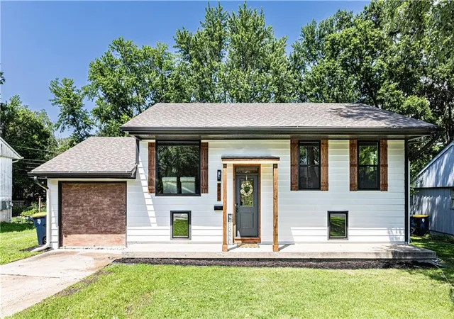 Photo 1 of Single family home for sale at 8406 E 93rd Terrace, Kansas City, MO 64138 | MLS# 2625876 | Listing updated on 2026-09-26