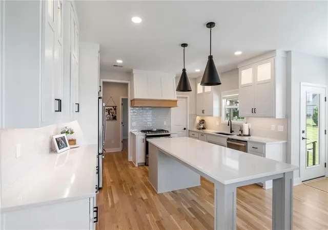 Photo 3 of Single family home for sale at 2310 Sw Serena Pl, Lees Summit, MO 64082 | MLS# 2626034 | Listing updated on 2026-09-13