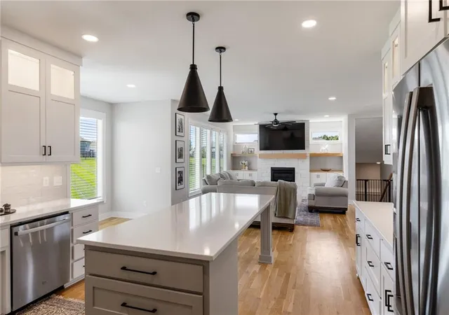 Photo 3 of Single family home for sale at 2310 SW Serena Pl, Lees Summit, MO 64082 | MLS# 2626034 | Listing updated on 2026-09-13