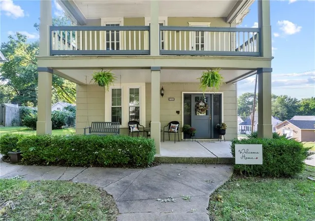 Photo 1 of Single family home for sale at 1000 S Broadway St, Leavenworth, KS 66048 | MLS# 2626466 | Listing updated on 2026-09-12