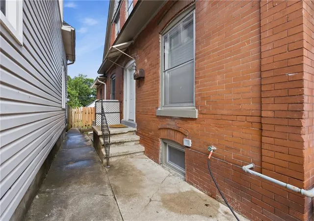 Photo 3 of Sale Pending at 332 N Lawndale Ave, Kansas City, MO 64123 | MLS# 2626483 | Listing updated on 2026-10-01
