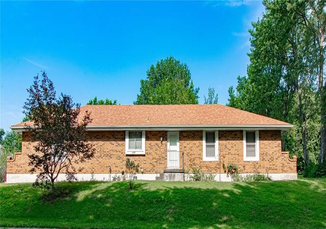 Photo 1 of Single family home for sale at 1500 N Aztec Ave, Independence, MO 64056 | MLS# 2626638 | Listing updated on 2026-09-11