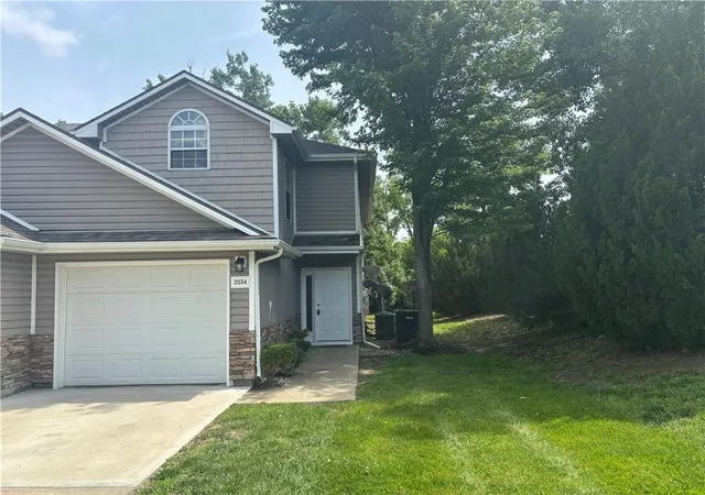 Photo 1 of Sale Pending at 21154 Millridge St, Spring Hill, KS 66083 | MLS# 2626738 | Listing updated on 2026-09-23