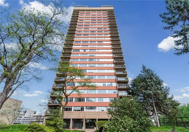 Photo 3 of Condo for sale at 2510 Grand Blvd #2701, Kansas City, MO 64108 | MLS# 2626917 | Listing updated on 2026-09-15