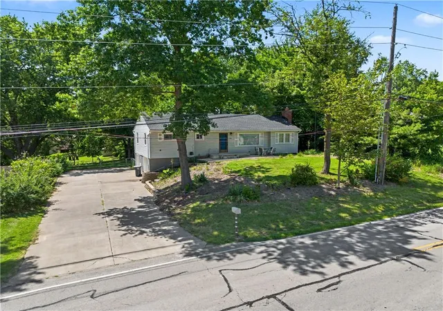 Photo 3 of Single family home for sale at 7940 N Broadway St, Kansas City, MO 64118 | MLS# 2626995 | Listing updated on 2026-09-15