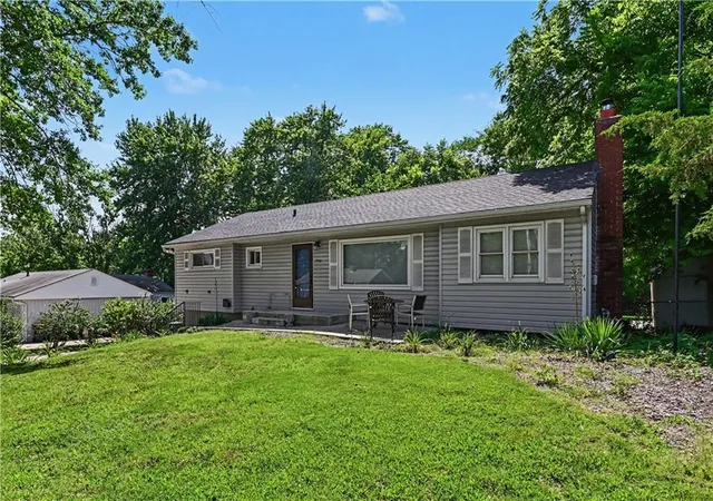 Photo 3 of Single family home for sale at 7940 N Broadway St, Kansas City, MO 64118 | MLS# 2626995 | Listing updated on 2026-09-15