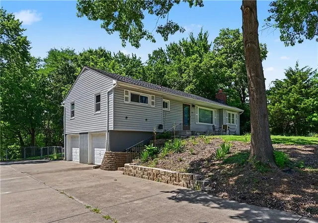 Photo 4 of Single family home for sale at 7940 N Broadway St, Kansas City, MO 64118 | MLS# 2626995 | Listing updated on 2026-09-15
