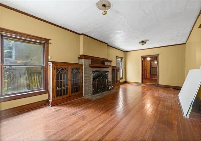 Photo 4 of Single family home for sale at 524 Cypress Ave, Kansas City, MO 64124 | MLS# 2626998 | Listing updated on 2026-09-08