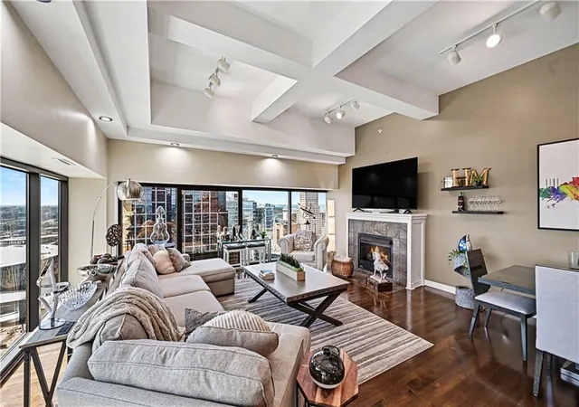 Photo 2 of Sale Pending at 1101 Walnut St #1909, Kansas City, MO 64106 | MLS# 2627558 | Listing updated on 2026-09-15