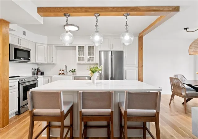 Photo 4 of Condo for sale at 4545 Wornall Rd #609, Kansas City, MO 64111 | MLS# 2627695 | Listing updated on 2026-09-15