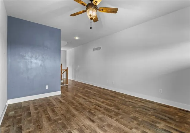 Listing Photo 5 - Condo for sale in building located at 1121 S Minton Rd, Independence, MO 64056 - Unit #A