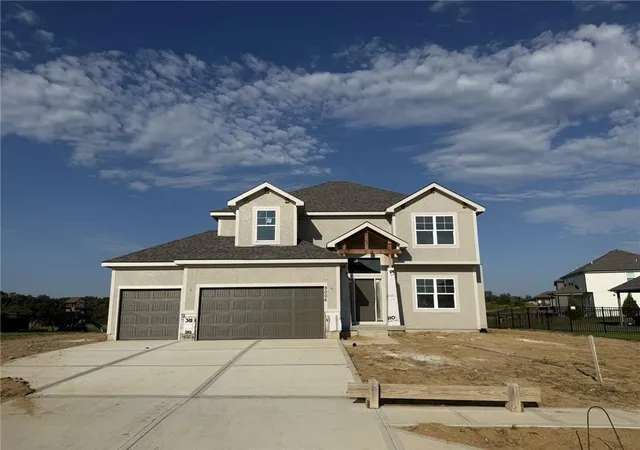 Photo 1 of Single family home for sale at 9006 N Poplar Ave, Kansas City, MO 64156 | MLS# 2627910 | Listing updated on 2026-09-14