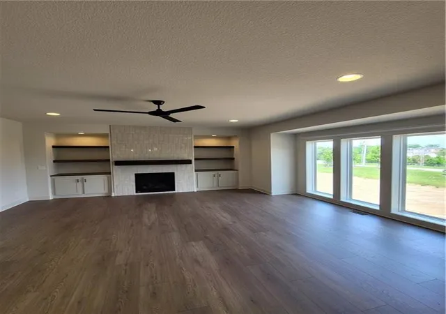 Photo 4 of Single family home for sale at 9006 N Poplar Ave, Kansas City, MO 64156 | MLS# 2627910 | Listing updated on 2026-09-14