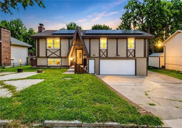 Photo 3 of Single family home for sale at 7917 N Troost Ave, Kansas City, MO 64118 | MLS# 2627984 | Listing updated on 2026-09-15