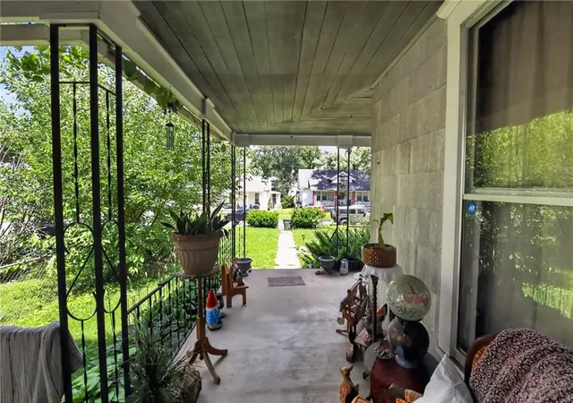 Photo 4 of House for sale at 906 Columbia Ave, Leavenworth, KS 66048 | MLS# 2628115 | Listing updated on 2026-09-10
