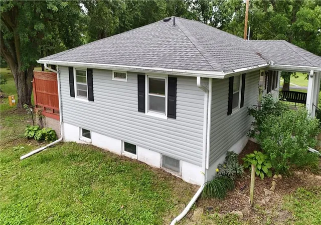 Photo 2 of Single family home for sale at 10425 Se State Rt Ff Hwy, Agency, MO 64401 | MLS# 2628347 | Listing updated on 2026-10-02