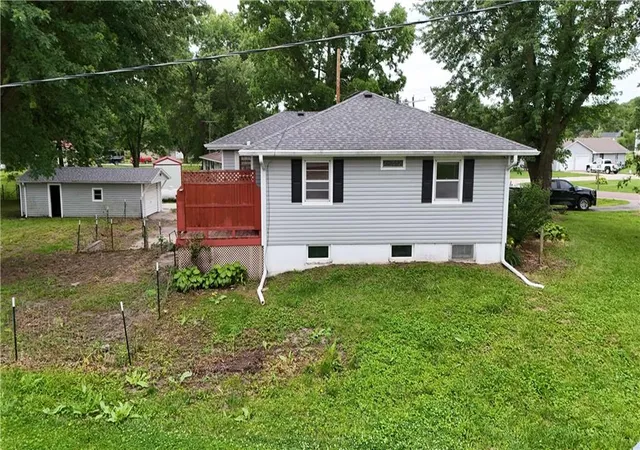 Photo 3 of Single family home for sale at 10425 Se State Rt Ff Hwy, Agency, MO 64401 | MLS# 2628347 | Listing updated on 2026-10-02