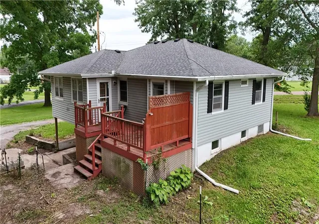 Photo 4 of Single family home for sale at 10425 SE State Rt Ff Hwy, Agency, MO 64401 | MLS# 2628347 | Listing updated on 2026-10-02