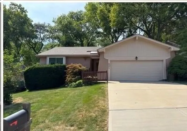Photo 1 of Sale Pending at 6325 W 52nd Street, Mission, KS 66202 | MLS# 2628393 | Listing updated on 2026-09-22