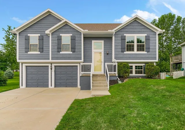 Photo 1 of Single family home for sale at 11816 N Belmont Ave, Kansas City, MO 64156 | MLS# 2628431 | Listing updated on 2026-09-12