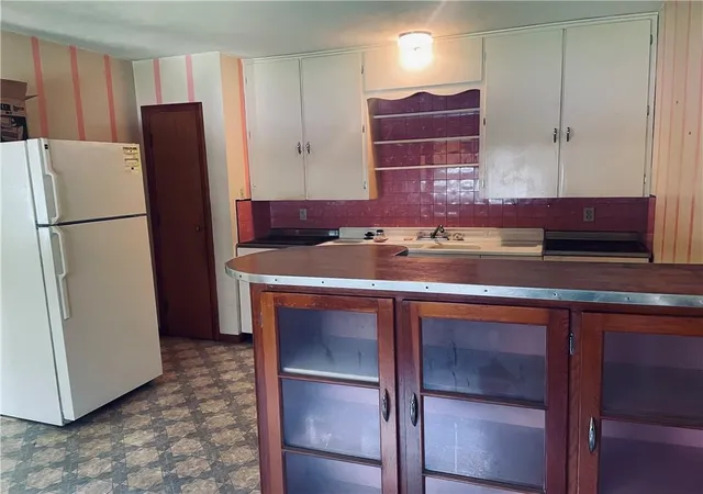 Photo 3 of Sale Pending at 2924 Shrine Park Rd, Leavenworth, KS 66048 | MLS# 2628438 | Listing updated on 2026-09-14