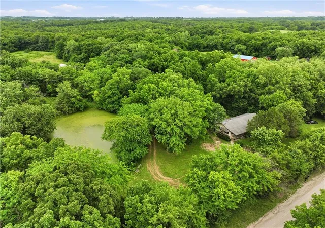 Photo 1 of Single family home for sale at 17052 Dempsey Rd, Leavenworth, KS 66048 | MLS# 2628465 | Listing updated on 2026-09-11