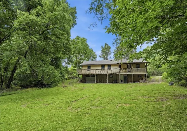 Photo 3 of Single family home for sale at 17052 Dempsey Rd, Leavenworth, KS 66048 | MLS# 2628465 | Listing updated on 2026-09-11