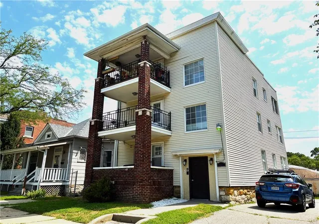 Multi family home for sale at 3241 Gillham Rd, Kansas City, MO 64109 | MLS# 2628573