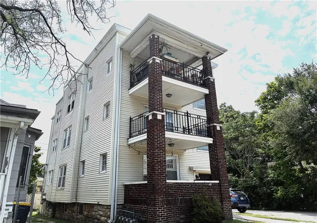 Photo 2 of Multi family home for sale at 3241 Gillham Rd, Kansas City, MO 64109 | MLS# 2628573 | Listing updated on 2026-09-13