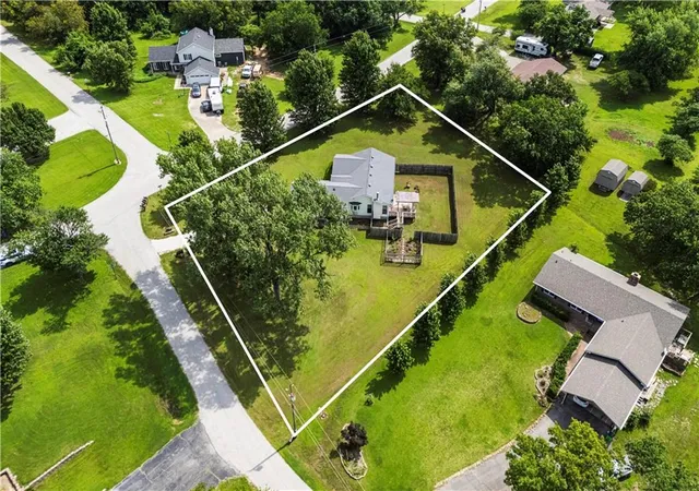 Photo 2 of Single family home for sale at 4001 Cr 4055, Independence, KS 67301 | MLS# 2628647 | Listing updated on 2026-10-07