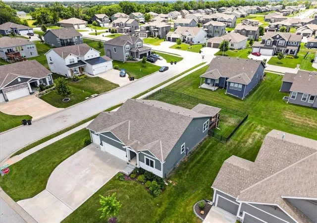Photo 1 of Single family home for sale at 1515 Sw Arbor Valley Dr, Lees Summit, MO 64082 | MLS# 2628677 | Listing updated on 2026-09-14